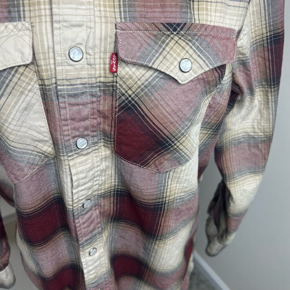 Levi's Size Medium button down 100% Cotton Snaps Pearl buttons - Picture 2 of 6